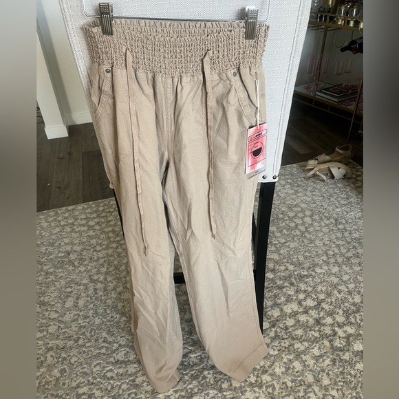 NWT Set of 2 Linen Draw String Ankle Cropped Pants, Tan and Green, M - Picture 3 of 10